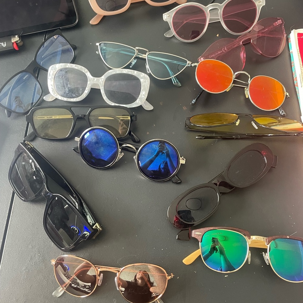 2 GLASSES FOR 20 DOLLARS - Picture 2 of 3